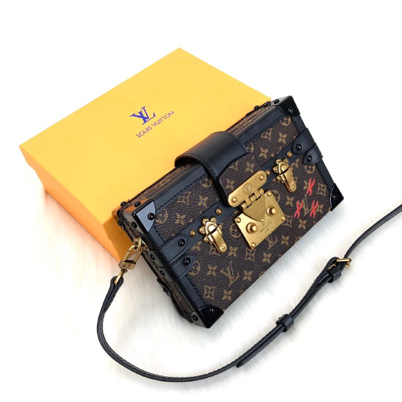 Louis Vuitton Petite Malle